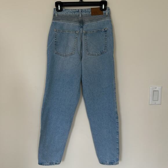 Zara Women’s Denim Blue Jeans size 4  Jeans  Mom Fit Biker Jean Knee detail - Picture 7 of 8